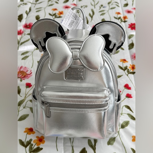 Loungefly Handbags - Loungefly Minnie Mouse Disney100 Platinum Mini Backpack